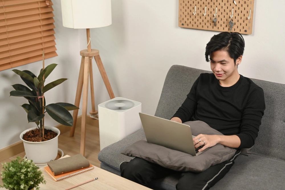 Apa Itu Remote Working? Pahami Pengertian & Cara Mencarinya