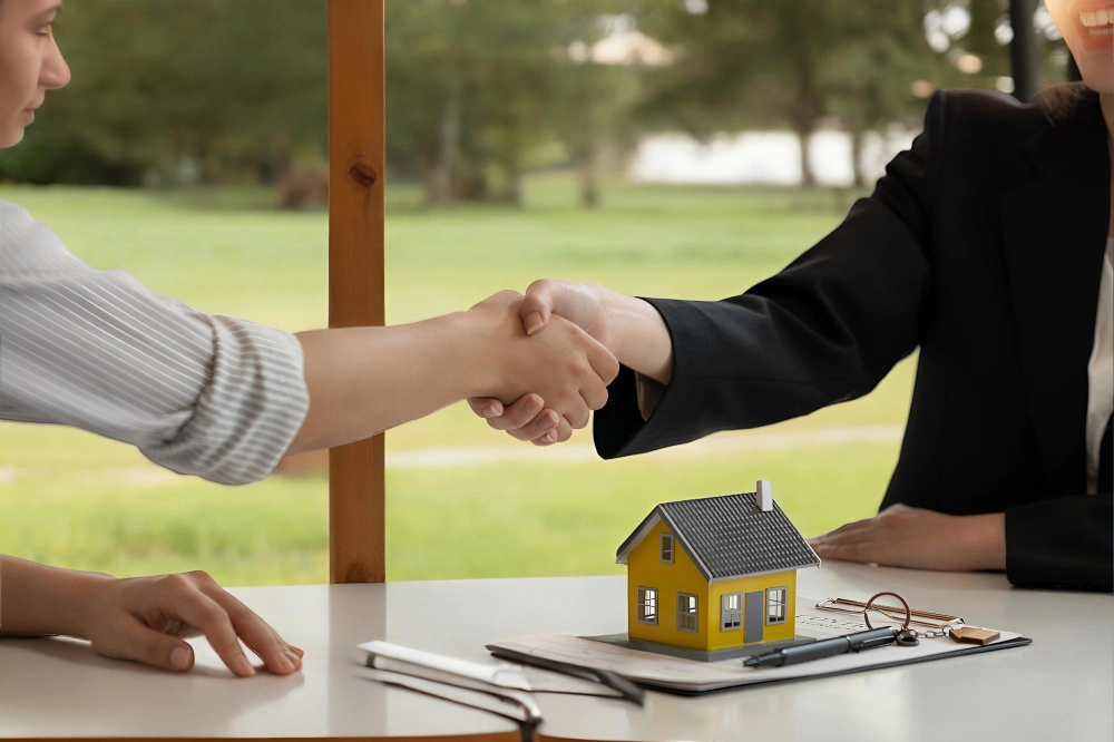 Is Selling or Home-Collateral Financing the Best Option? Let’s Find Out