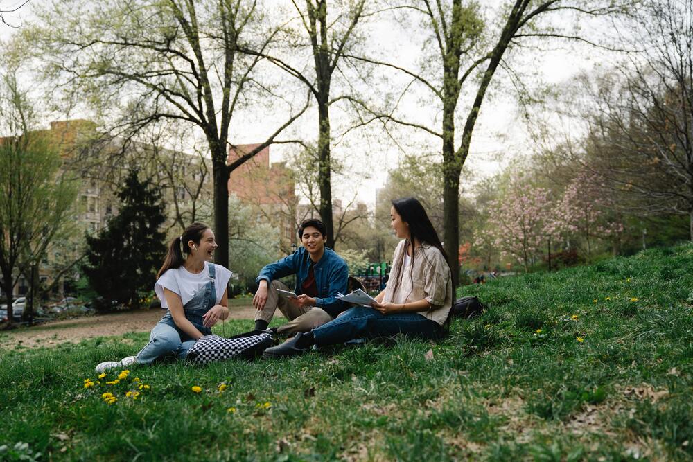 Extrovert Personality: Characteristics and Other Interesting Facts!