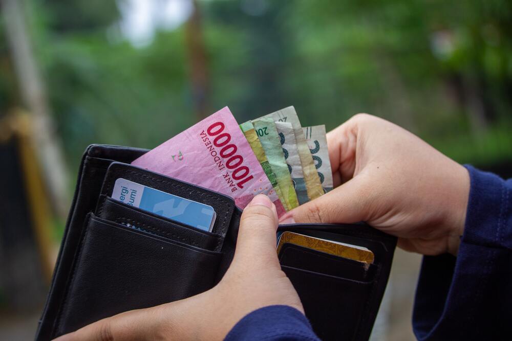 Getting to Know Redenomination: Simplifying Currency Values