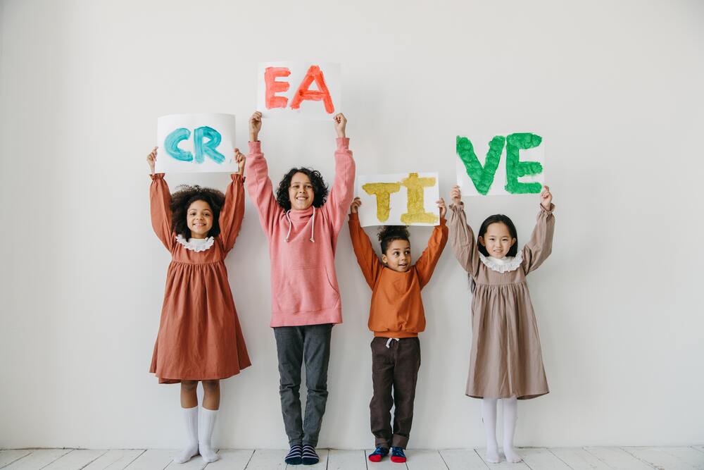 Montessori Adalah: Pengertian, Prinsip, Tahap Pembelajaran, Kelebihan dan Kekurangannya