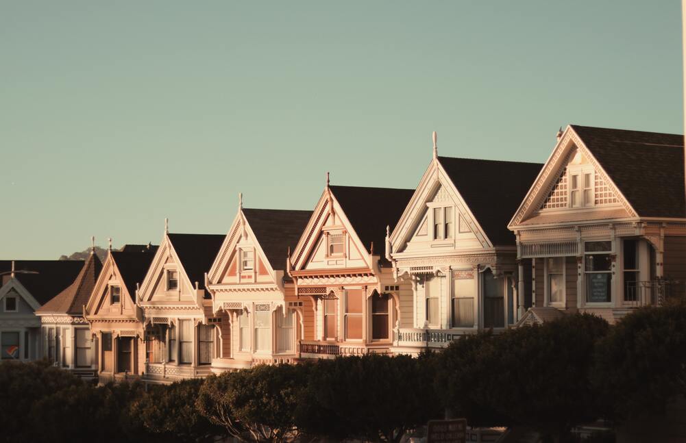 Cluster Houses: Definition, Characteristics, Strengths, and Weaknesses