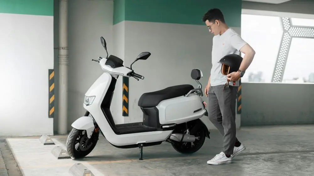 Take a Peek at 13 Advantages and Disadvantages of Electric Motorbikes Before Buying