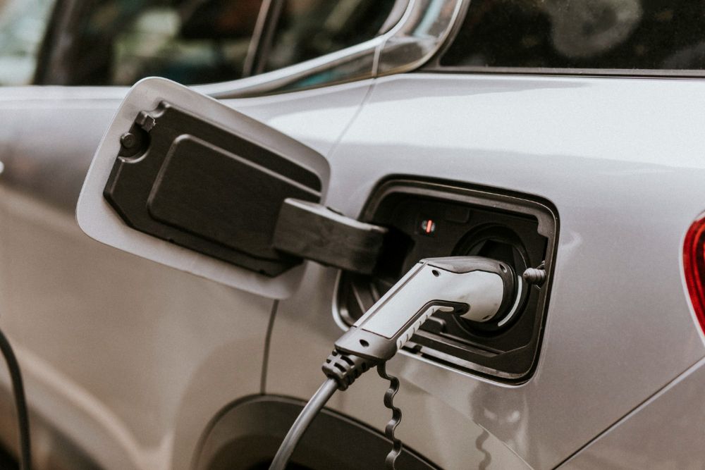 Ready to Go Electric? Check Out the Pros and Cons Before You Switch!