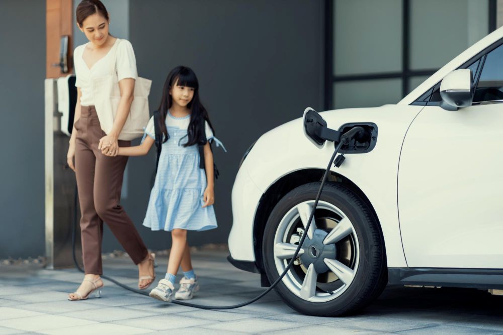 Electric Cars vs. Gasoline Cars: Advantages and Disadvantages