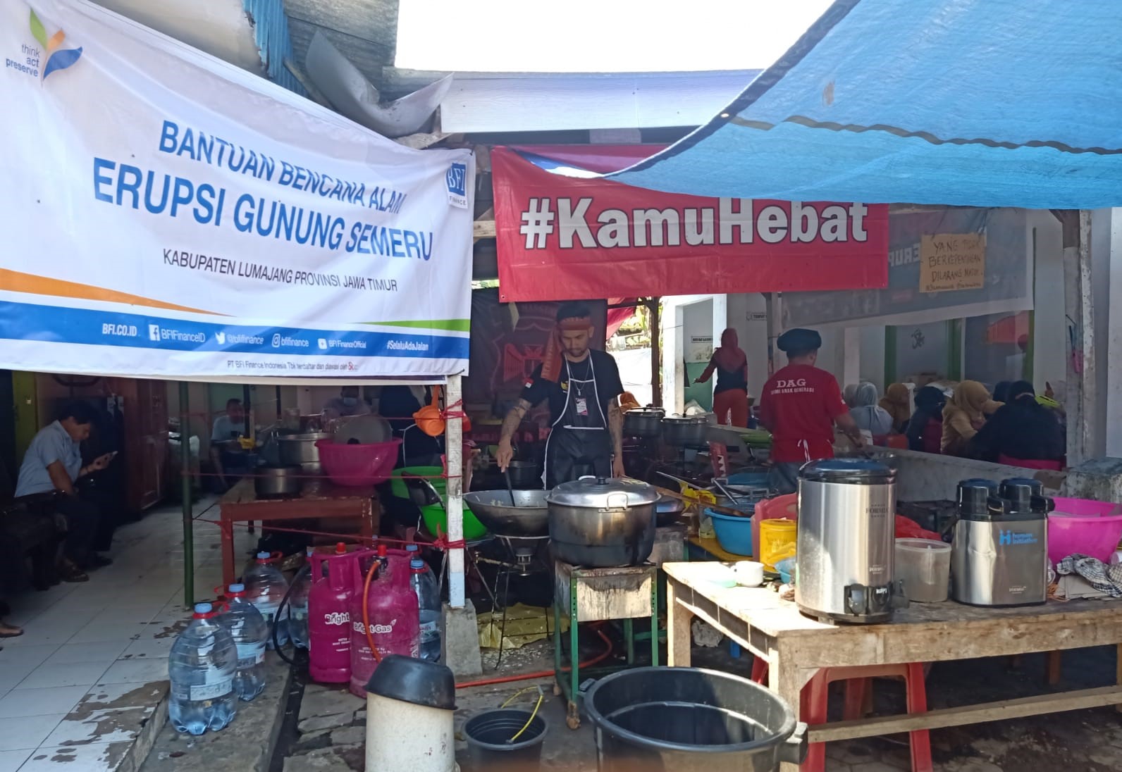 Dapur umum BFI Finance di posko