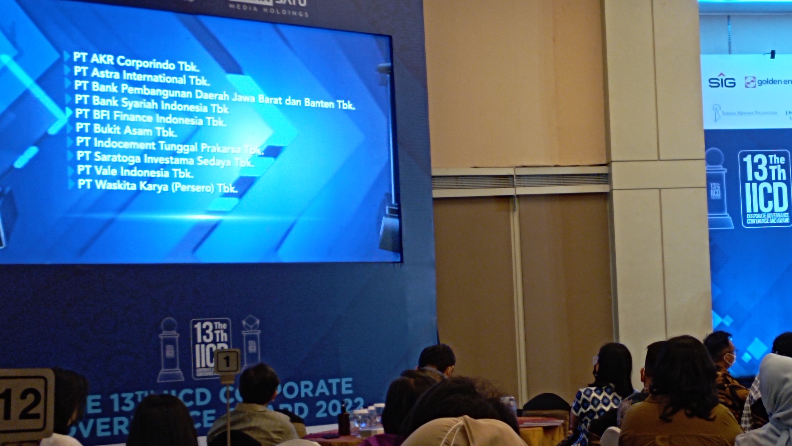 BFI Finance sebagai salah satu dalam Top 50 emiten kapitalisasi pasar terbesar