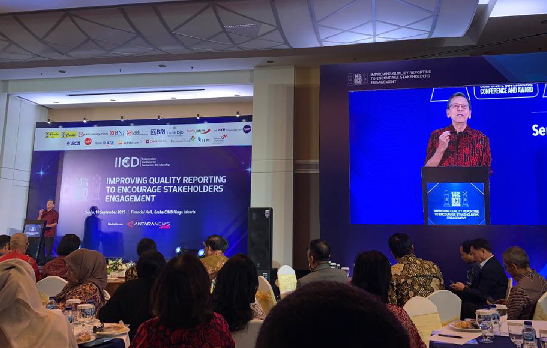 Boediono, the 11th Vice President of Indonesia, delivers a closing statement