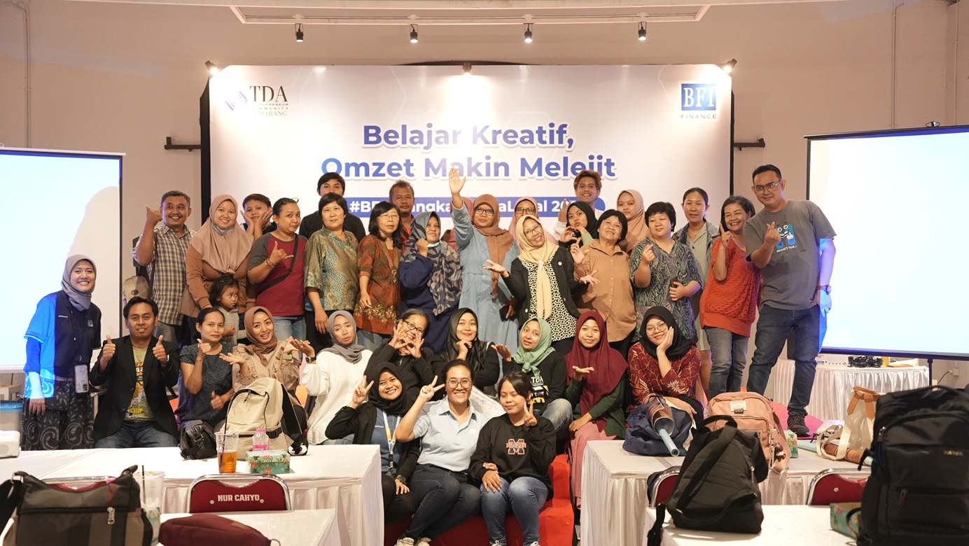 The cheerful smiles from participants in Semarang