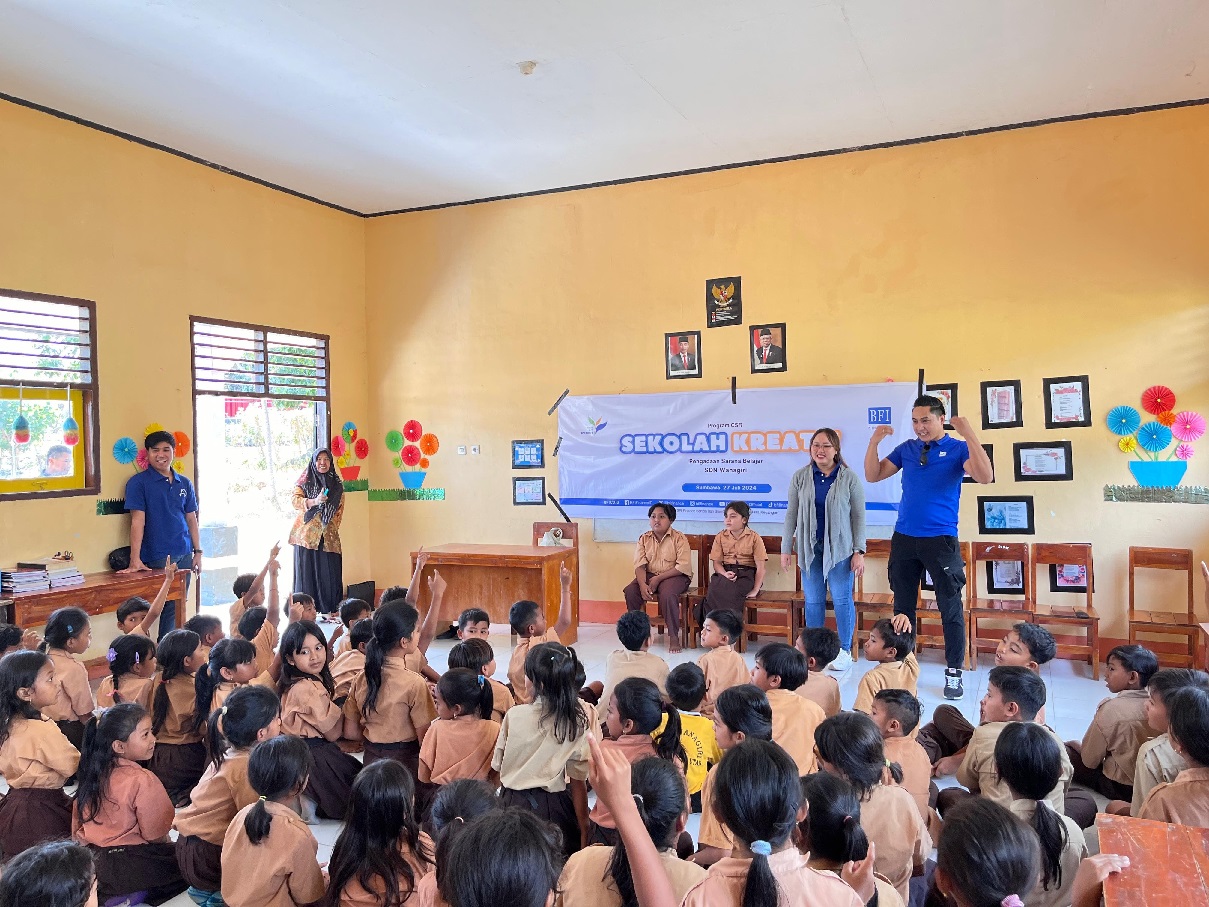 Educational games session with elementary students of SDN Wanagiri, Sumbawa, West Nusa Tenggara, led by employees