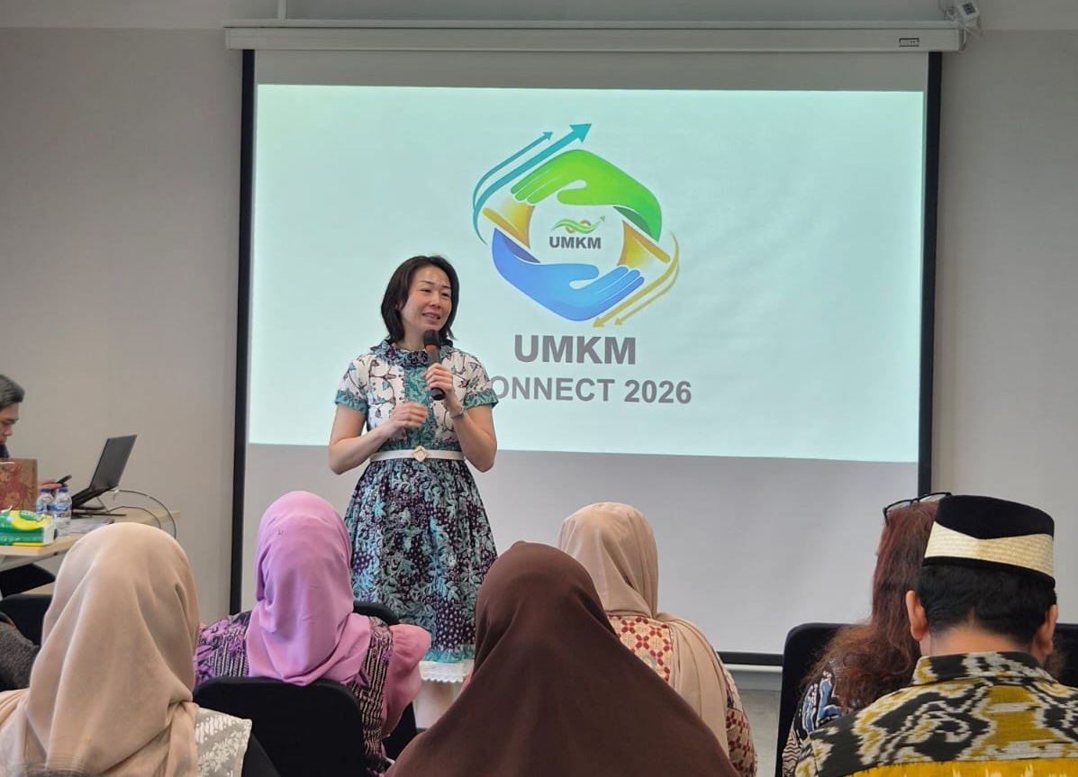 Deputi Direktur APPI, Sri Haryati, memberikan sambutan sekaligus membuka kegiatan UMKM Connect 2026