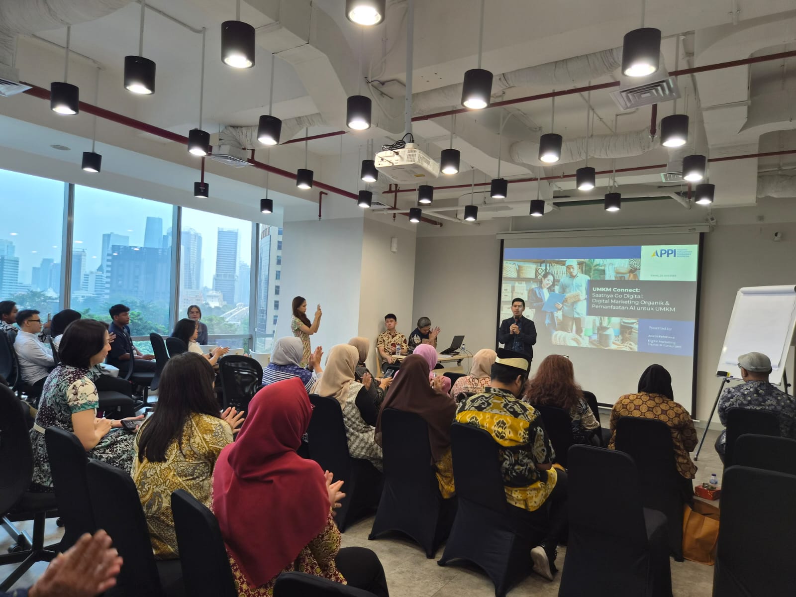 Suasana pelatihan yang diikuti oleh peserta UMKM Connect 2026
