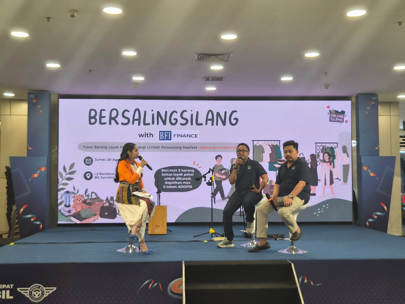 Perkenalan produk dan layanan BFI Finance pada sesi Bersalingsilang